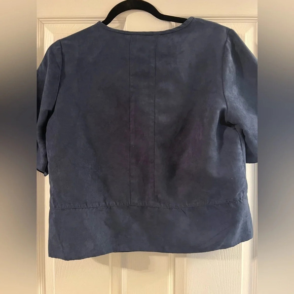 BCBG Generation Womens Faux Suede Top Blouse Blue Size Medium Shirt Short Sleeve - Picture 5 of 5